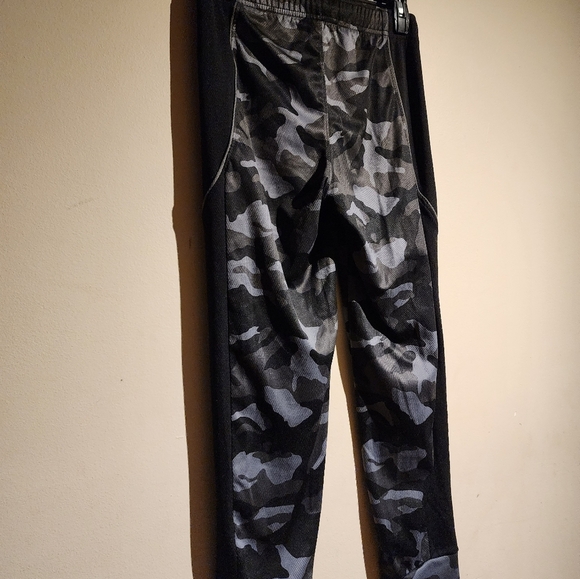 NWOT Boys  Camouflage Sweat pants - Picture 5 of 7